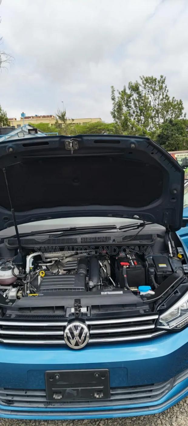 Volkswagen Touran 2018 Blue
