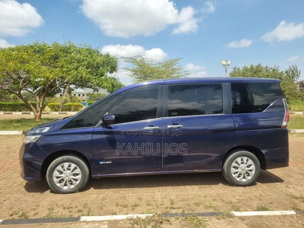Nissan Serena 2017 Blue