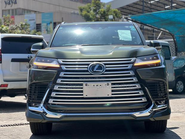 Lexus LX 2024 Green