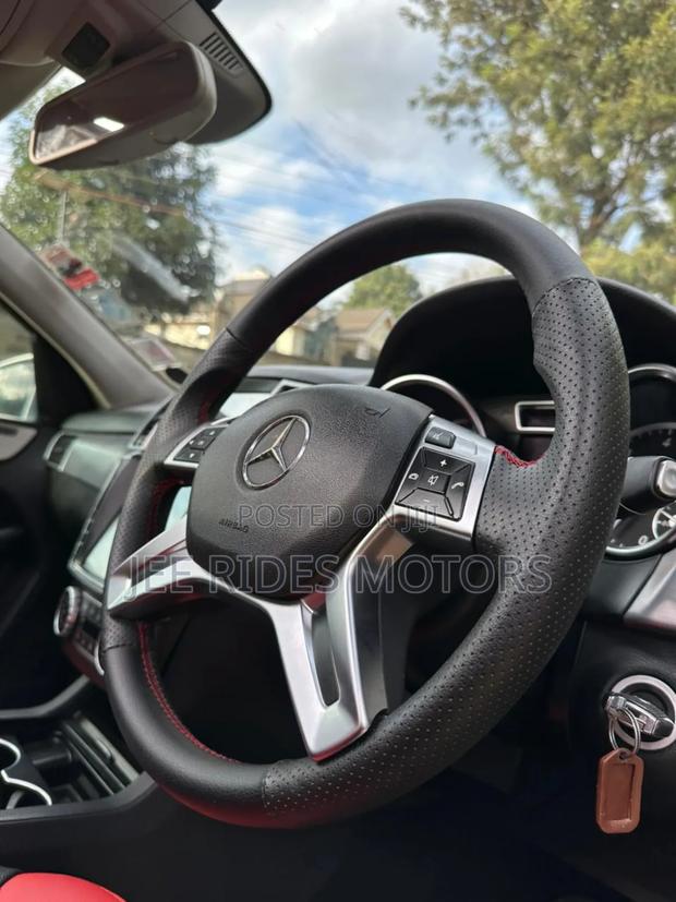 Mercedes-Benz M Class ML350 4MATIC 4dr SUV AWD (3.5L 6cyl 7A) 2014 Silver