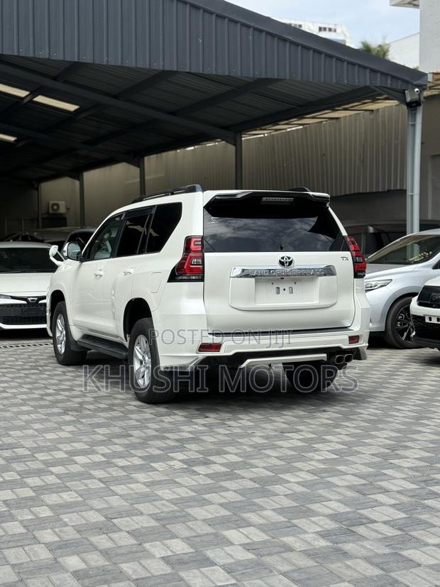 Toyota Land Cruiser Prado 2018 Pearl