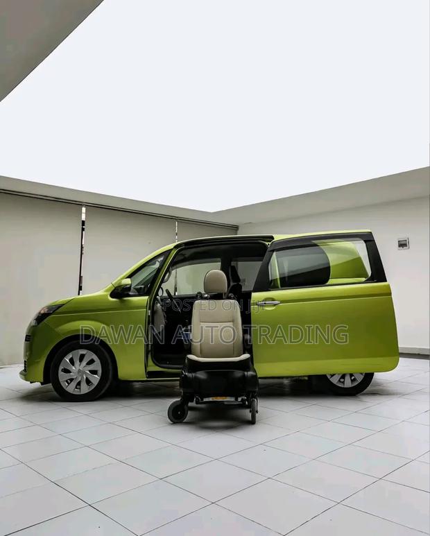 Toyota Spade 2019 Green