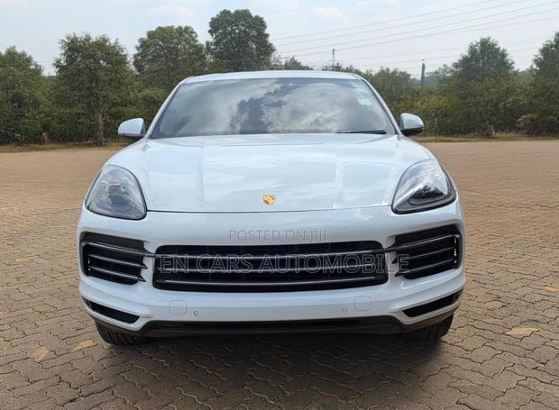 Porsche Cayenne 2019 White