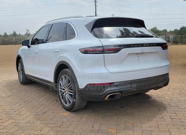 Porsche Cayenne 2019 White