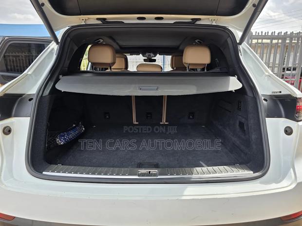 Porsche Cayenne 2019 White