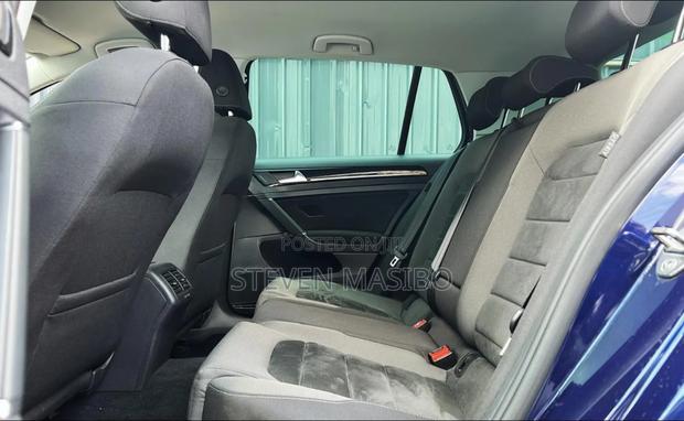 Volkswagen Golf 2018 Blue