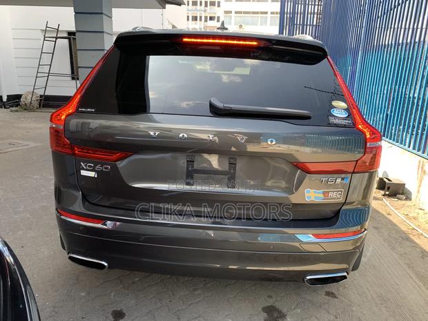 Volvo XC60 T5 Inscription AWD 2018 Black