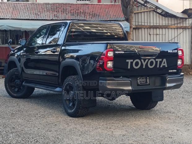 Toyota Hilux 2019 Black