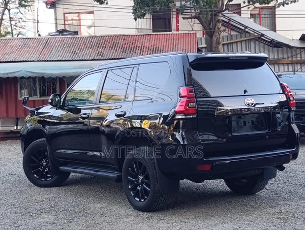 Toyota Land Cruiser Prado 2021 Black