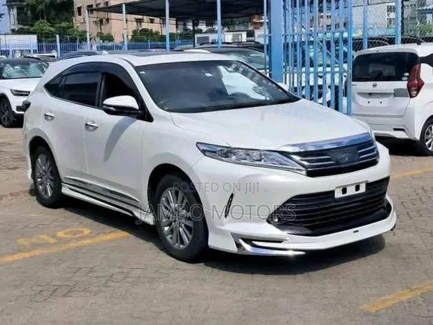 Toyota Harrier 2.0 2019 White