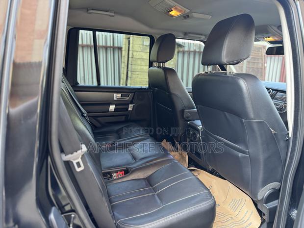 Land Rover Discovery 2016 Black