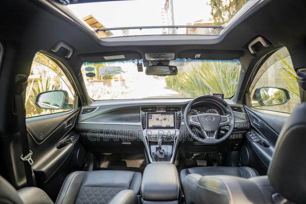Toyota Harrier 2.0 2019 Black