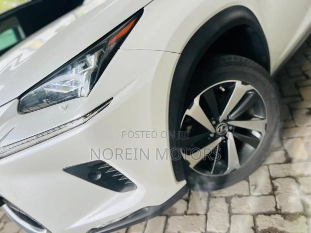 Lexus NX 2018 Pearl