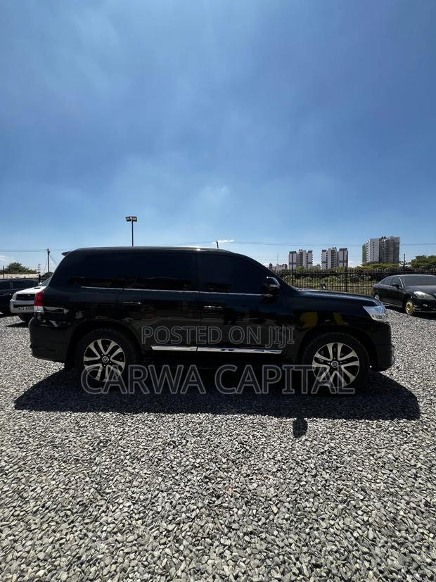 Toyota Land Cruiser 4.6 V8 ZX 2016 Black