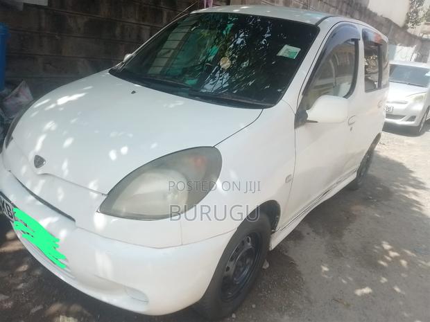 Toyota Fun Cargo 2002 White