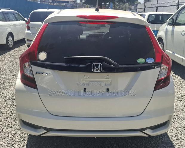 Honda Fit 2018 Pearl