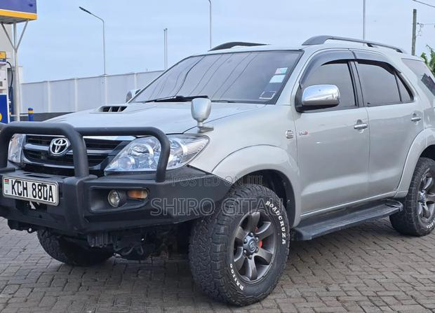 Toyota Fortuner 2009 Silver