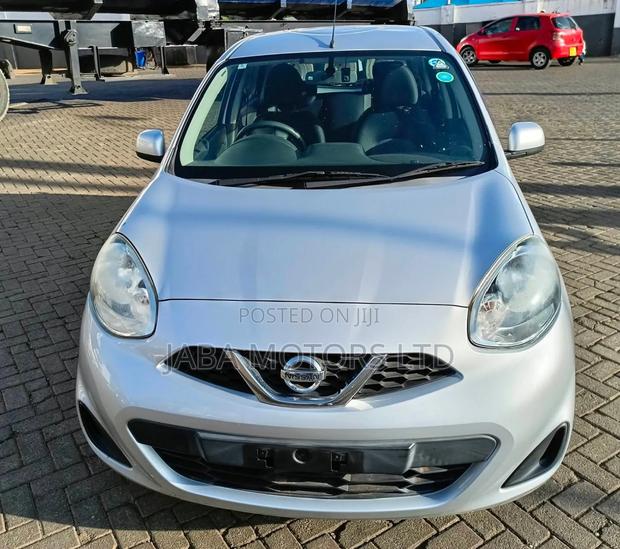 Nissan March 2018 Silver