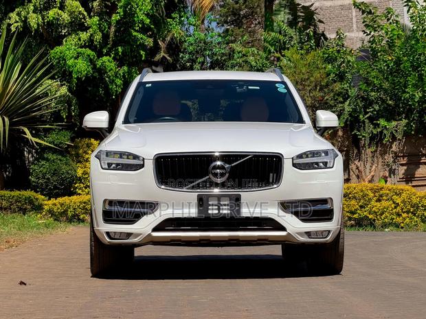 Volvo XC90 T5 Momentum AWD 2018 White
