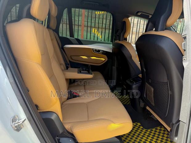 Volvo XC90 T5 Momentum AWD 2018 White