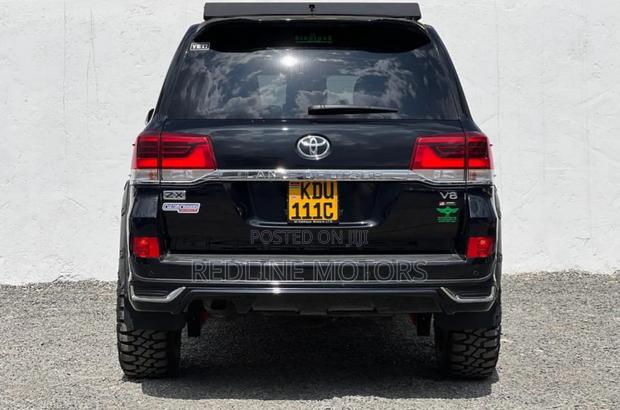 Toyota Land Cruiser 4.6 V8 ZX 2018 Black