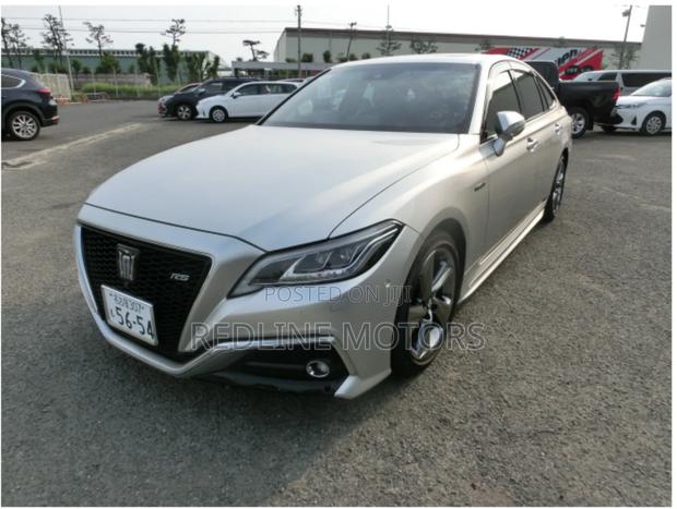 Toyota Crown 2018 Silver
