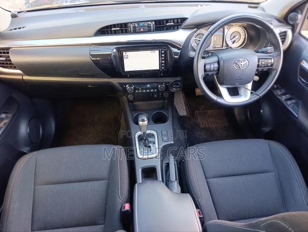 Toyota Hilux 2019 Black