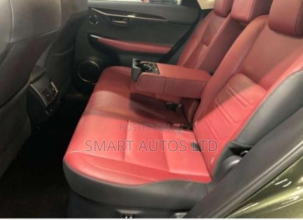 Lexus NX 300 FWD 2020 Green