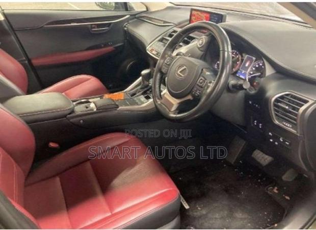 Lexus NX 300 FWD 2020 Green