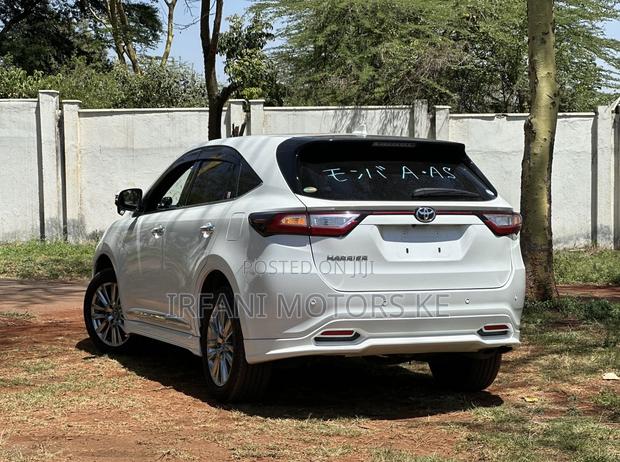 Toyota Harrier 2.0 2019 White