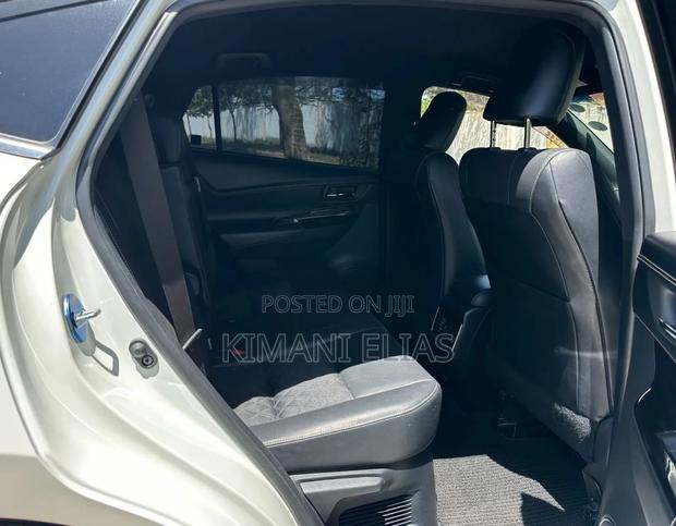 Toyota Harrier 2.0 2019 White