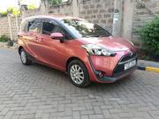 Toyota Sienta 2016 Red for sale