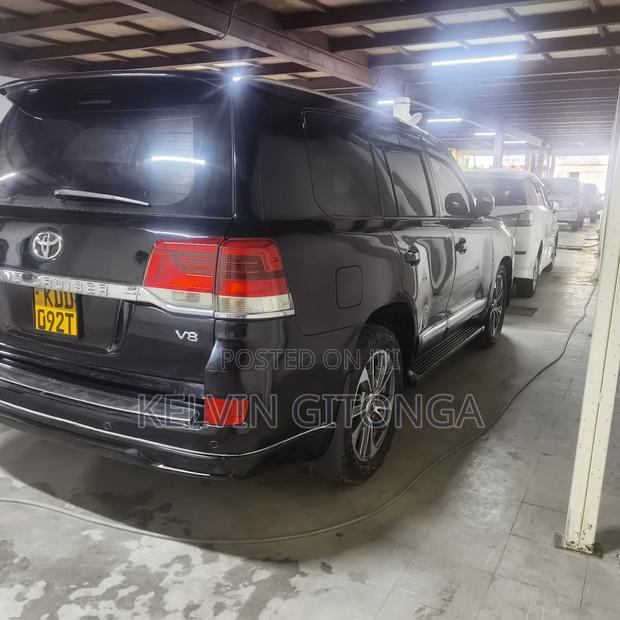 Toyota Land Cruiser 2015 Black