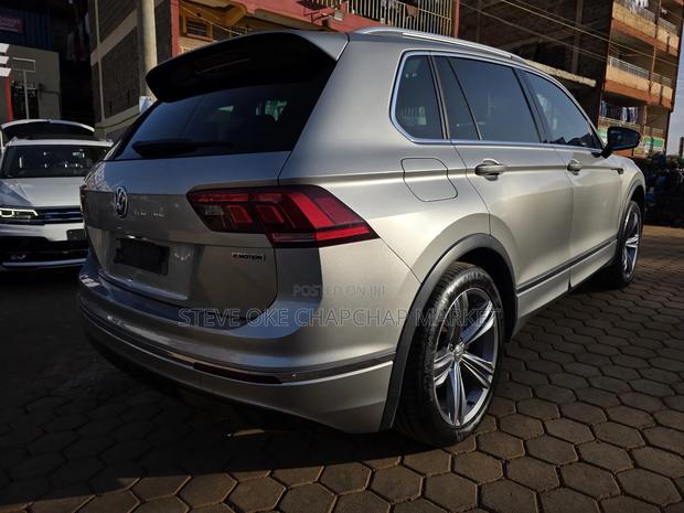 Volkswagen Tiguan 2.0T SEL Premium R-Line AWD 4MOTION 2019 Silver