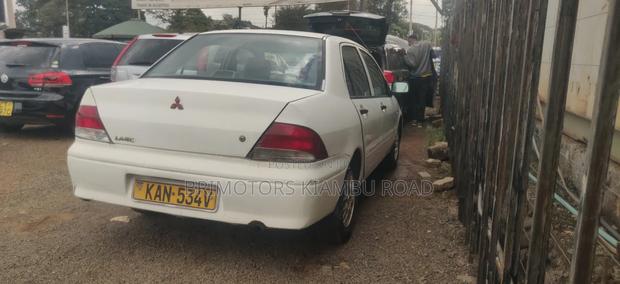 Mitsubishi Lancer 2002 White