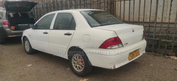 Mitsubishi Lancer 2002 White
