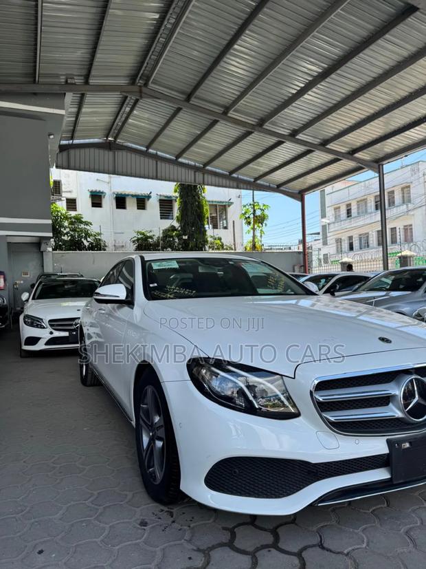 Mercedes-Benz E200 2019 White