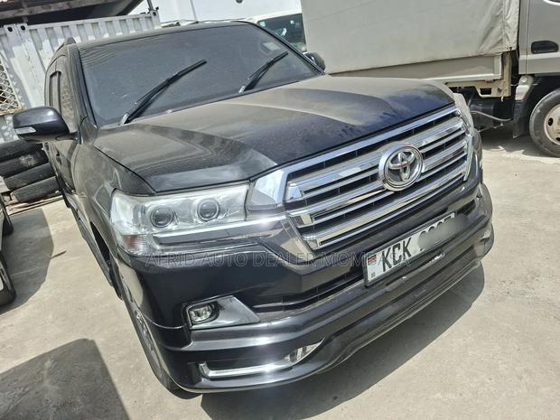 Toyota Land Cruiser 2012 Black