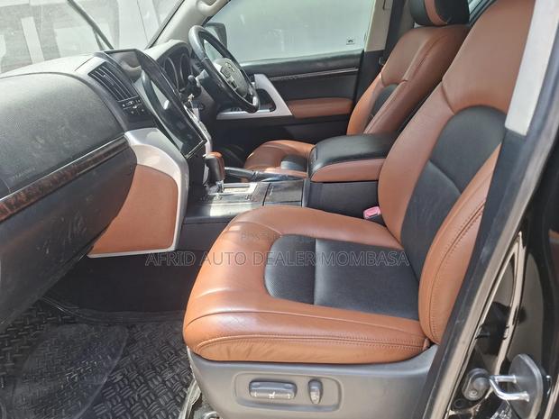 Toyota Land Cruiser 2012 Black