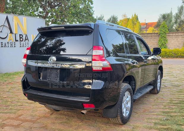 Toyota Land Cruiser 2015 Black