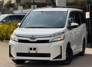 Toyota Voxy 2018 White for sale