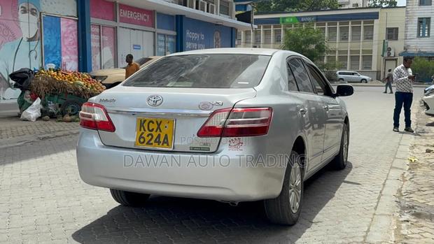 Toyota Premio 2013 Silver