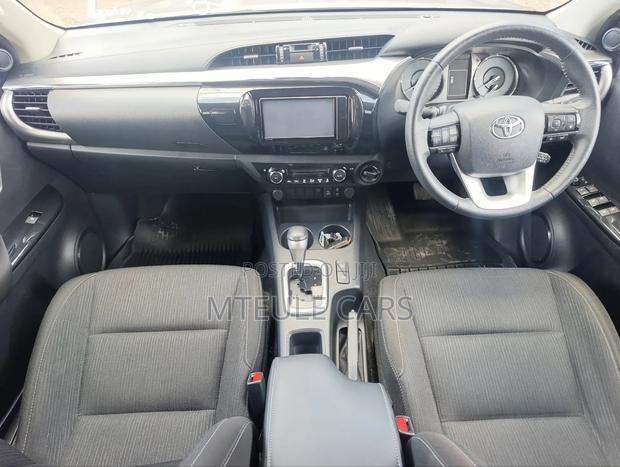 Toyota Hilux 2.4 Diesel 2020 Silver