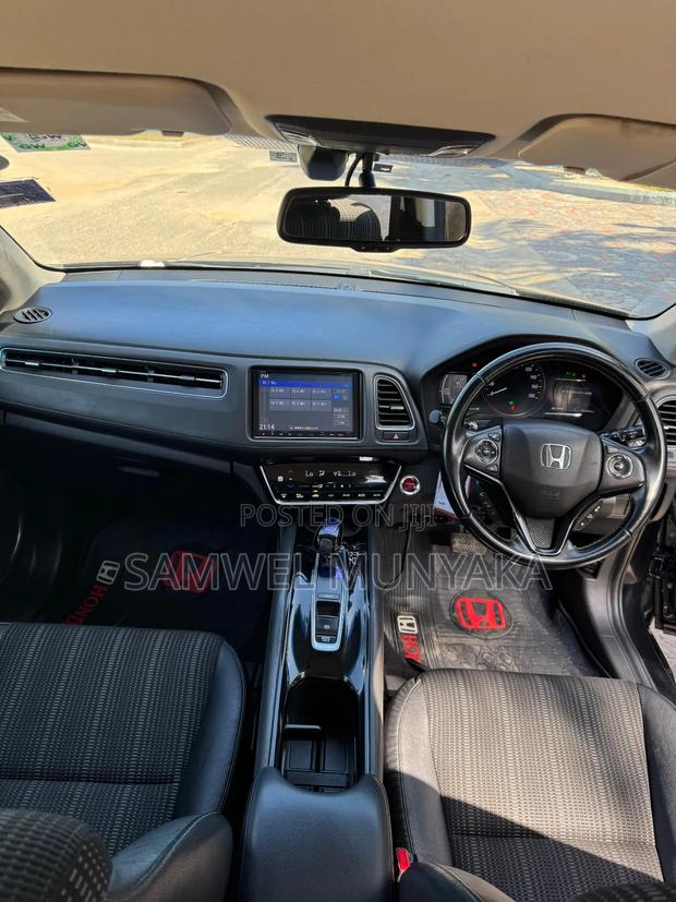 Honda Vezel 1.5 Hybrid 2WD 2018 Black