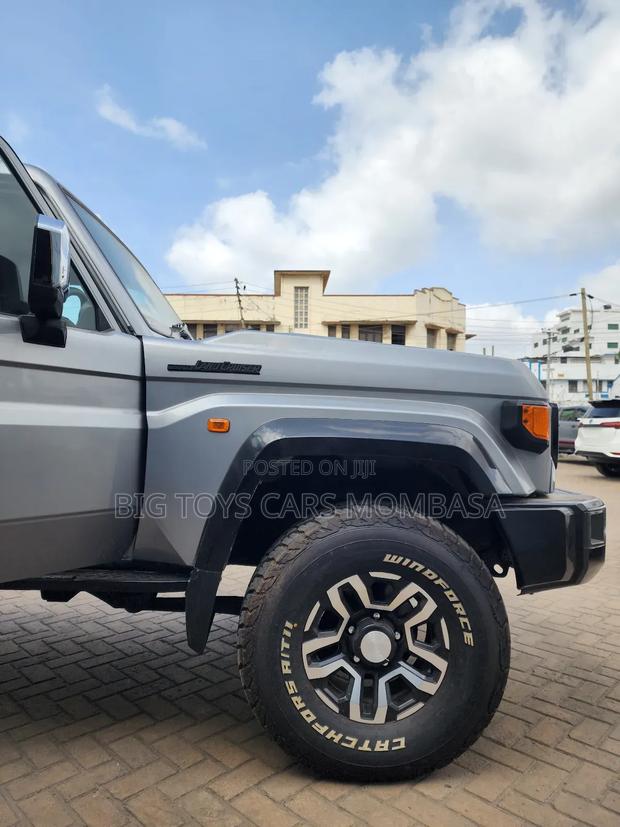 Toyota Land Cruiser 2019 Silver