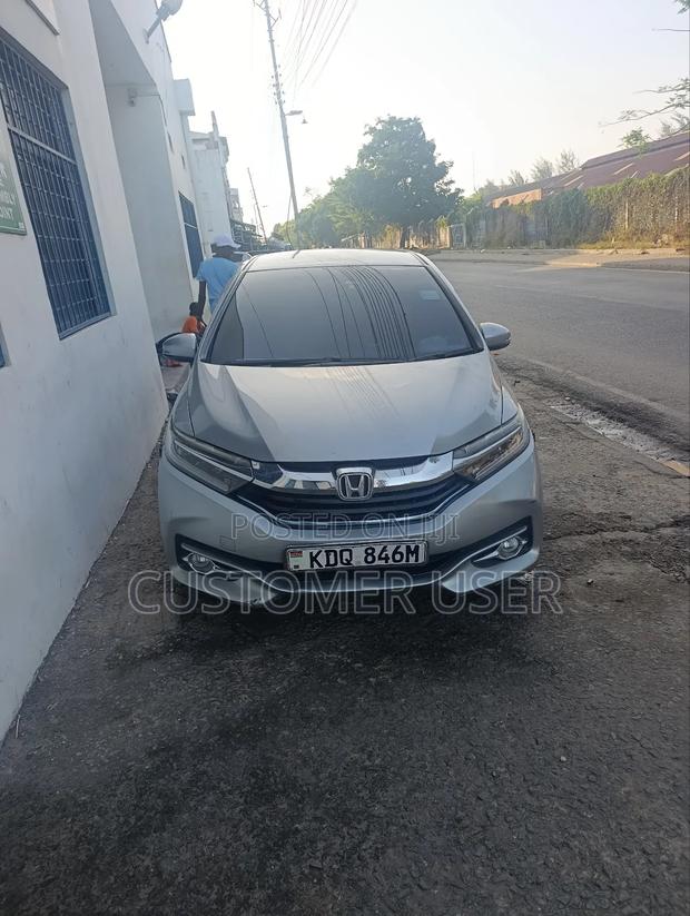 Honda Fit Shuttle 1.5 G 2WD 2017 Silver