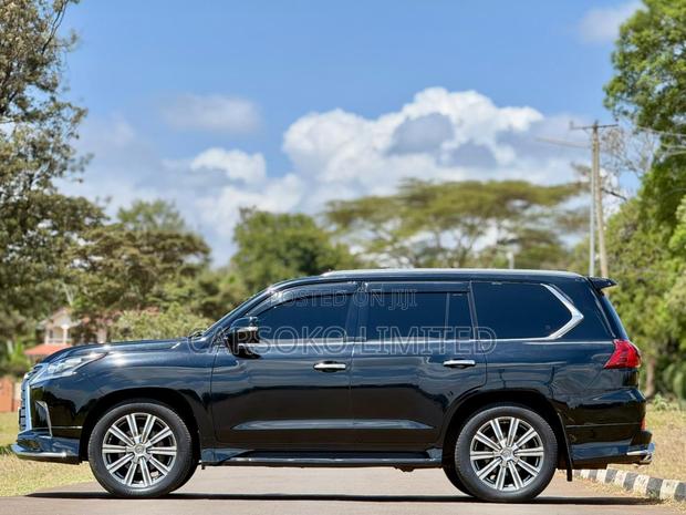Lexus LX 570 AWD 2016