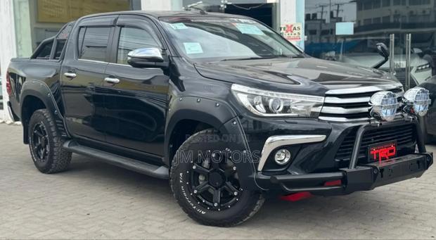 Toyota Hilux 2018 Black