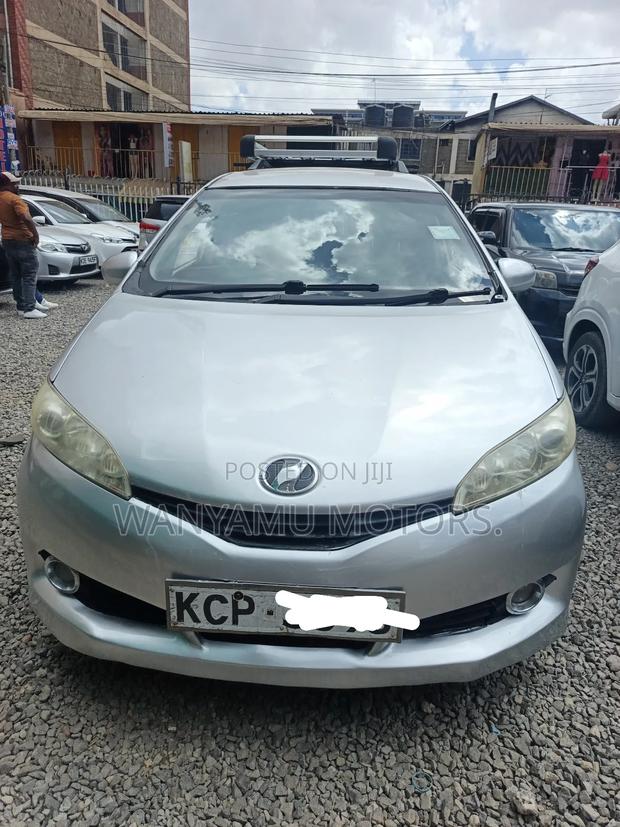 Toyota Wish 2010 Silver
