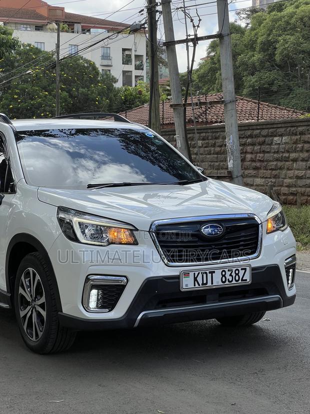 Subaru Forester 2.5i Limited AWD 2018 White